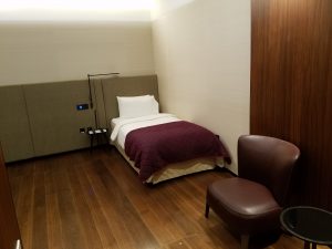 resting room with 2 beds